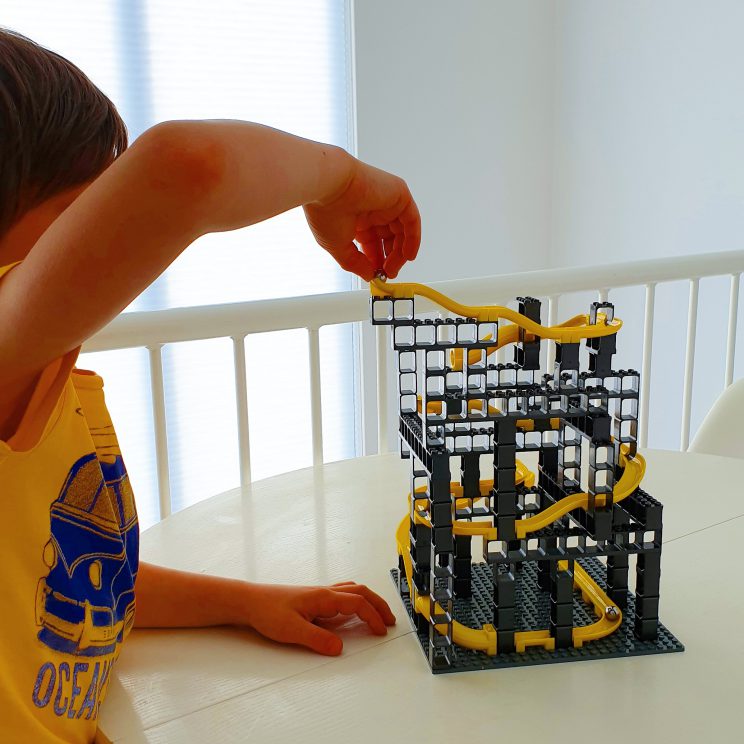 Absorberen Vervagen in het midden van niets Hubelino Pi knikkerbaan: review en ideeën om te combineren met LEGO Leuk  met kids