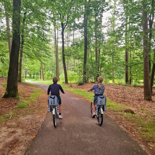 Fietsen in Nationaal Park de Hoge Veluwe.